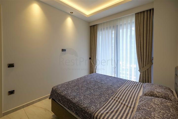 Современная квартира с панорамным видом на море в центре Махмутлара