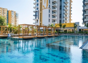 Современная квартира с панорамным видом на море в центре Махмутлара