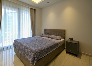 Современная квартира с панорамным видом на море в центре Махмутлара