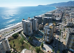 Современная квартира с панорамным видом на море в центре Махмутлара