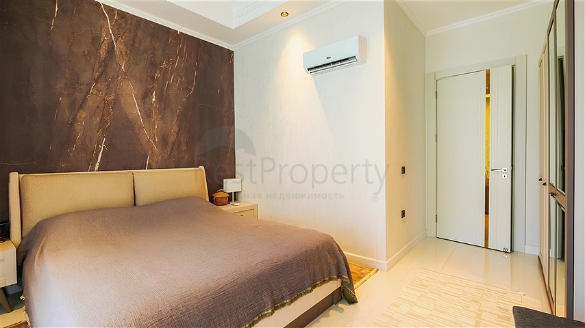 Роскошная квартира 3+1 с садом в элитном комплексе у моря