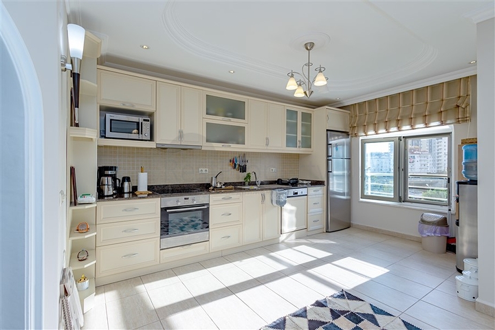 Уютная меблированная квартира 2+1 в комплексе с инфраструктурой