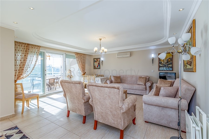 Уютная меблированная квартира 2+1 в комплексе с инфраструктурой