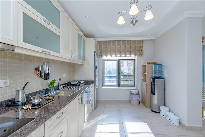 Уютная меблированная квартира 2+1 в комплексе с инфраструктурой