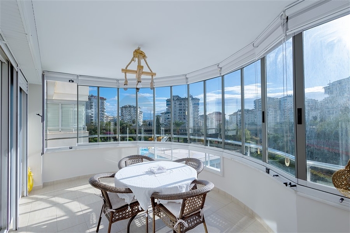 Уютная меблированная квартира 2+1 в комплексе с инфраструктурой