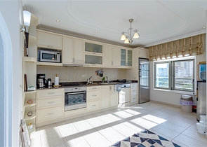 Уютная меблированная квартира 2+1 в комплексе с инфраструктурой