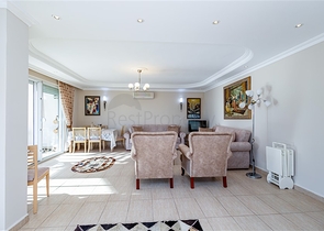 Уютная меблированная квартира 2+1 в комплексе с инфраструктурой