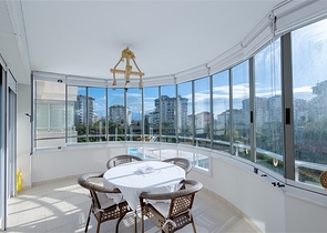 Уютная меблированная квартира 2+1 в комплексе с инфраструктурой