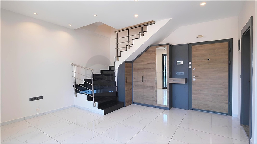 Пентхаус 2+1 с террасой в современном комплексе в районе Оба