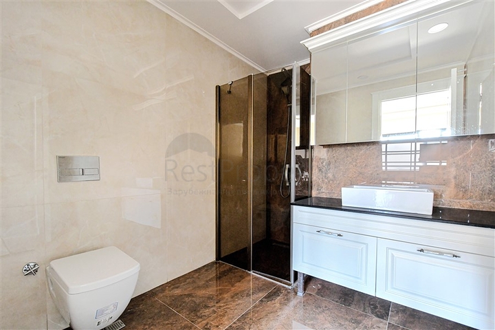 Просторный пентхаус 3+1 с видом на море всего в 50 метрах от пляжа