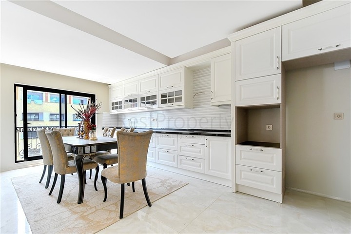 Просторный пентхаус 3+1 с видом на море всего в 50 метрах от пляжа