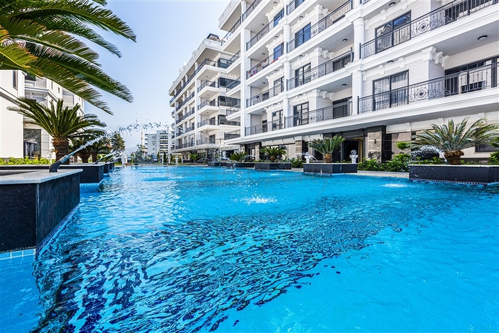 Просторный пентхаус 3+1 с видом на море всего в 50 метрах от пляжа