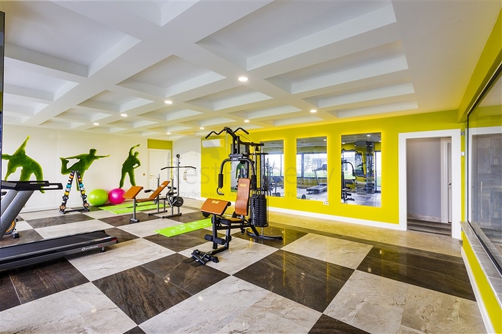 Просторный пентхаус 3+1 с видом на море всего в 50 метрах от пляжа