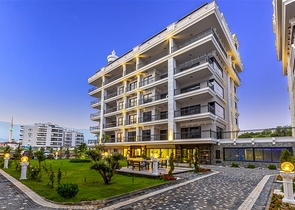 Просторный пентхаус 3+1 с видом на море всего в 50 метрах от пляжа