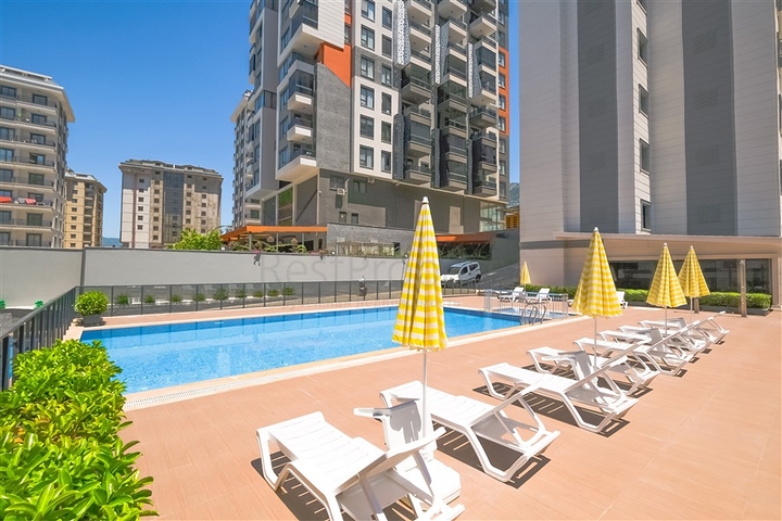 Современный пентхаус 2+1 в престижном комплексе в Махмутларе