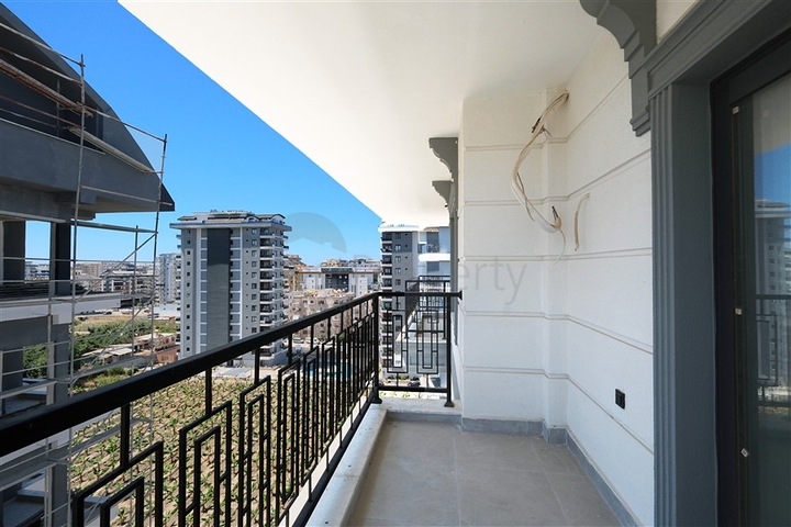 Современный пентхаус 2+1 в престижном комплексе в Махмутларе