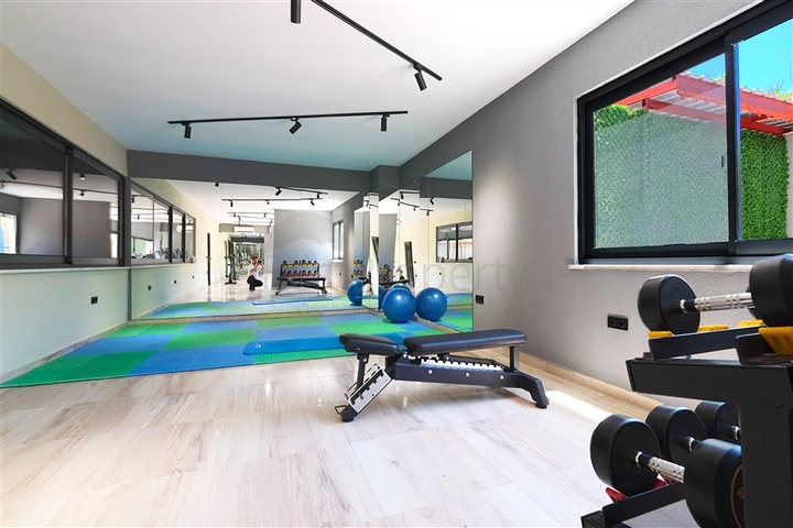 Современный пентхаус 2+1 в престижном комплексе в Махмутларе