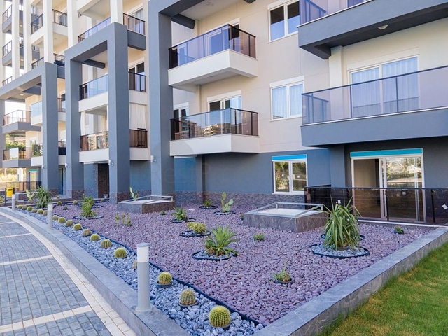 Просторная меблированная квартира 3+1 в современном жилом комплексе в Авсалларе