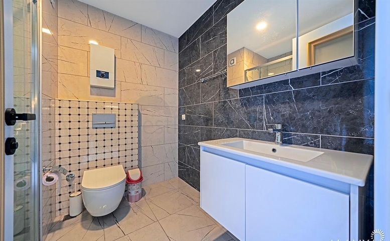 Просторная меблированная квартира 3+1 в современном жилом комплексе в Авсалларе