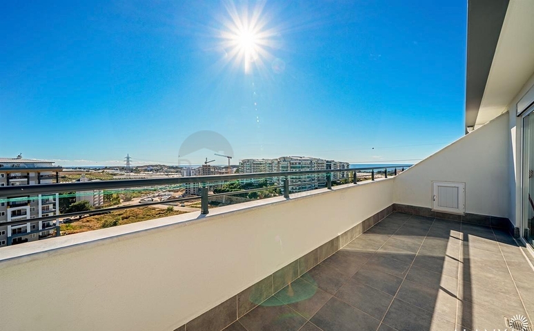 Просторная меблированная квартира 3+1 в современном жилом комплексе в Авсалларе