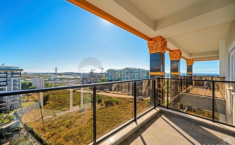 Просторная меблированная квартира 3+1 в современном жилом комплексе в Авсалларе