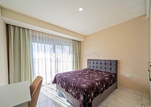 Просторная меблированная квартира 3+1 в современном жилом комплексе в Авсалларе