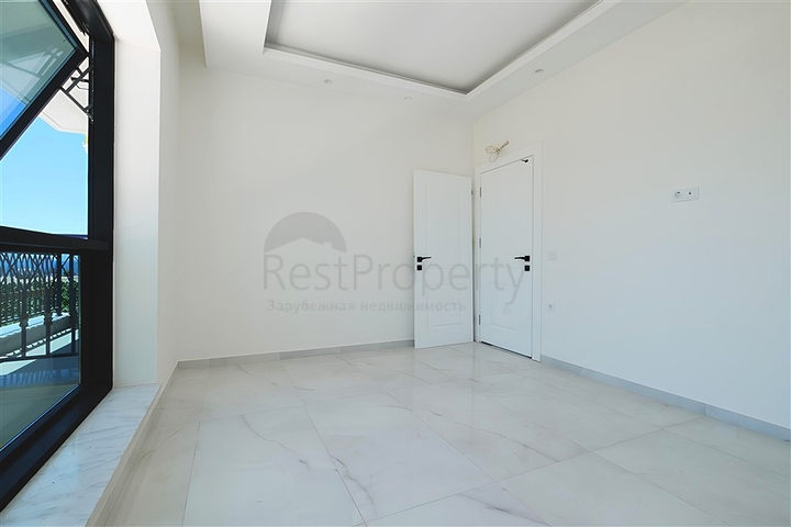 Просторная квартира с видом на море в живописном районе Аланьи