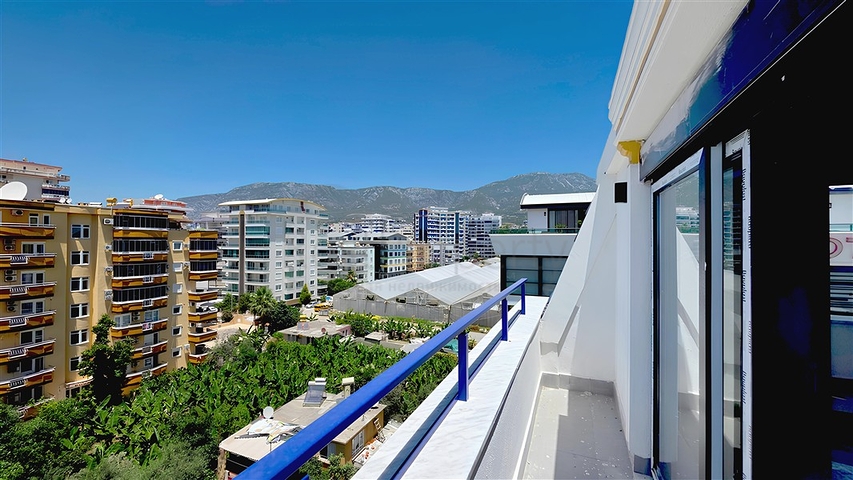 Пентхаус у моря с просторной террасой в районе Каргаджак 