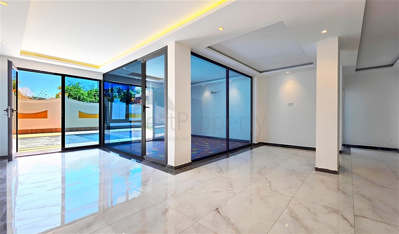 Пентхаус у моря с просторной террасой в районе Каргаджак 