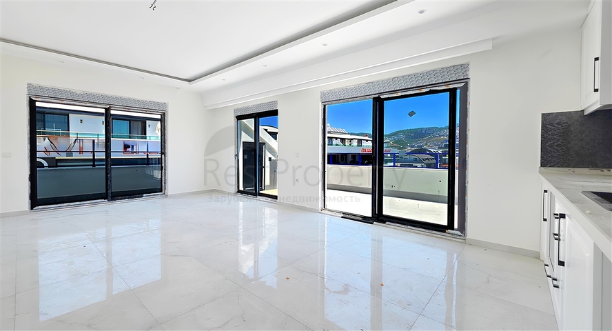 Пентхаус у моря с просторной террасой в районе Каргаджак 