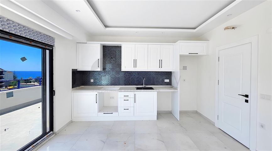 Пентхаус у моря с просторной террасой в районе Каргаджак 