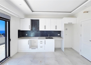 Пентхаус у моря с просторной террасой в районе Каргаджак 