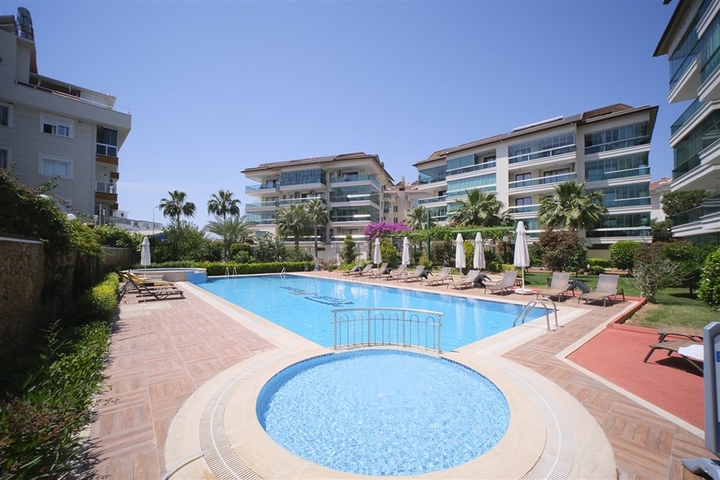 Просторная меблированная квартира 2+1 в престижном районе Аланьи – Оба