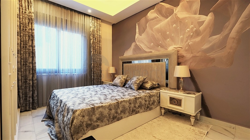 Просторный меблированный дуплекс с террасой и видом на море в современном жилом комплексе