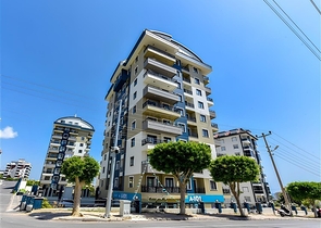 Просторный меблированный дуплекс с террасой и видом на море в современном жилом комплексе