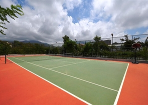 Просторная квартира 5+1 с панорамным видом и шаговой доступностью до моря в районе Тосмур