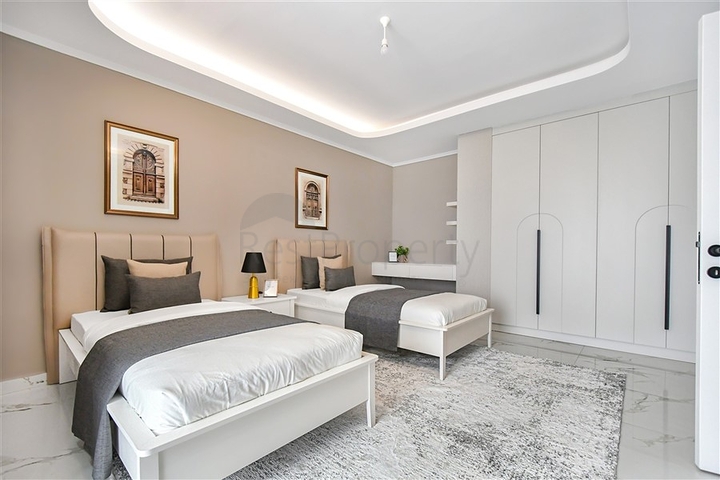 Современная вилла 3+1 с панорамным видом на море в районе Бекташ