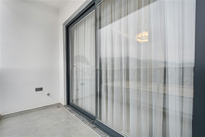 Современная вилла 3+1 с панорамным видом на море в районе Бекташ