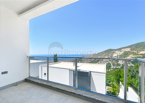 Современная вилла 3+1 с панорамным видом на море в районе Бекташ