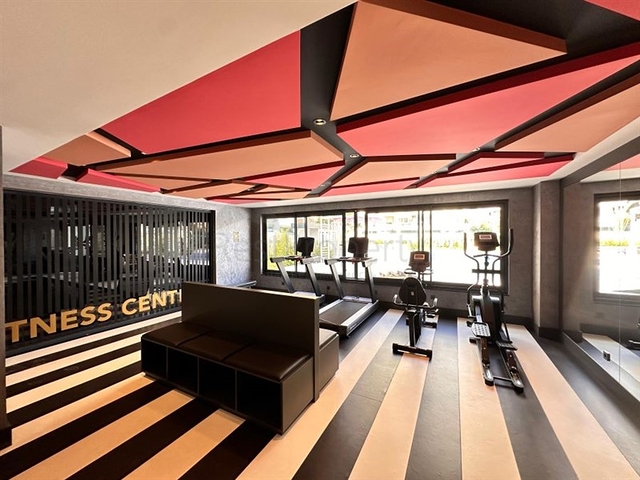 Просторная квартира 2+1 в новом комплексе с видом на море в центре Аланьи