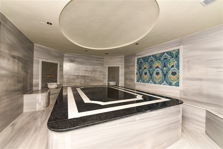 Просторная квартира 2+1 в новом комплексе с видом на море в центре Аланьи