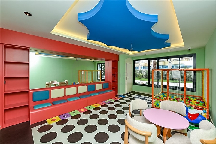 Просторная квартира 2+1 в новом комплексе с видом на море в центре Аланьи