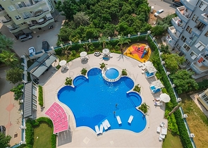 Просторная квартира 5+1 с видом на море в центре Аланьи