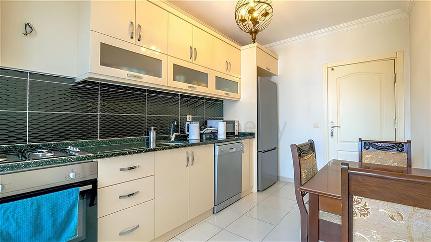 Просторная квартира 4+1 в районе Оба — для комфортной жизни у моря