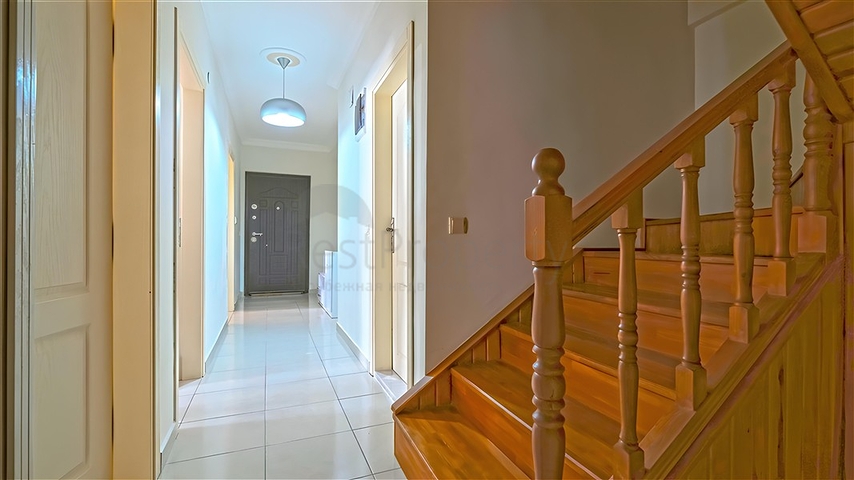 Просторная квартира 4+1 в районе Оба — для комфортной жизни у моря