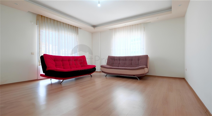 Просторная квартира 4+1 в районе Оба — для комфортной жизни у моря