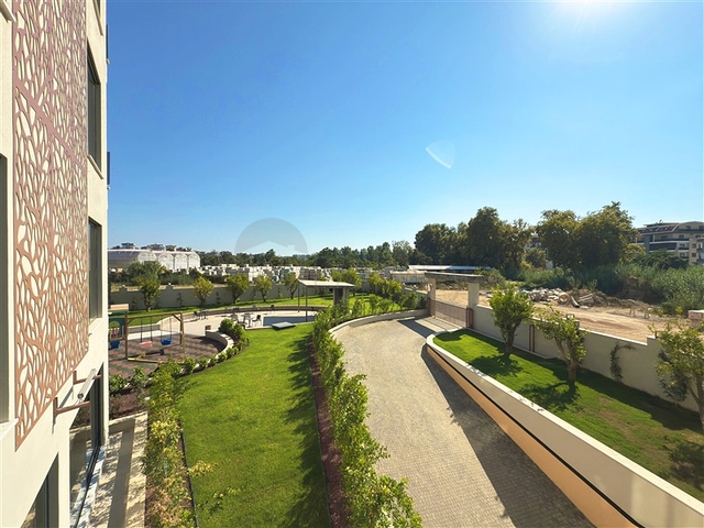 Современная квартира 1+1  в районе Оба