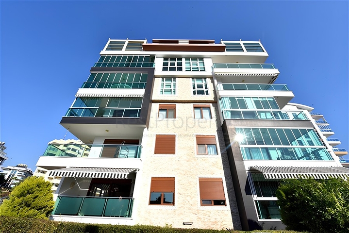 Уют и комфорт у моря: квартира с идеальным расположением в Тосмуре