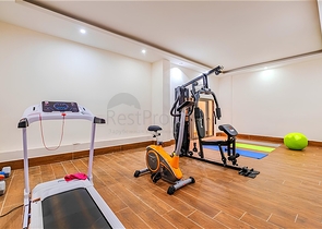 Современная квартира в окружении природы и моря