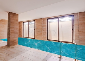 Современная квартира в окружении природы и моря